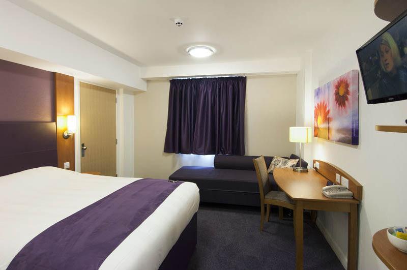 Premier Inn Glasgow Milngavie Eksteriør billede
